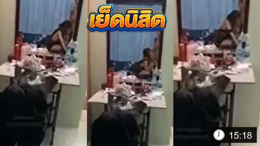 หนุ่มแอบถ่ายแฟนสาวโม๊คควย โชว์ร่องหีเนียน กระแทกแรงจนแตกใน